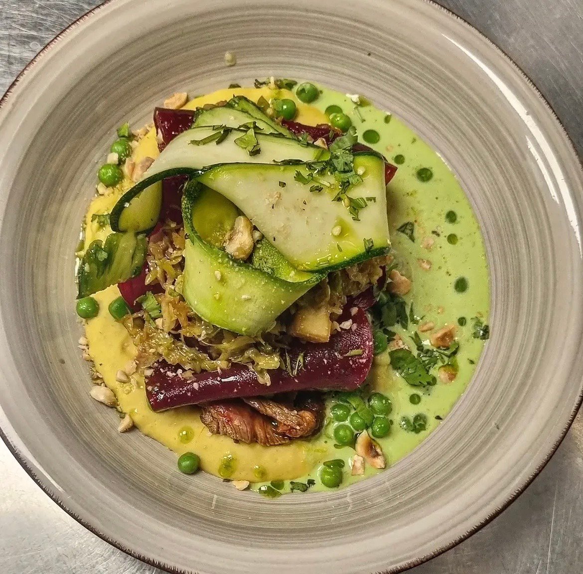 Plat maison servi à la brasserie Le Chapitre